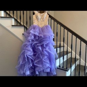 Hello! This is a beautiful lavender quince/pagent dress